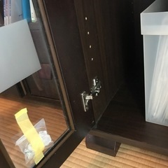 キャビネット ガラス 棚 シェルフ　高さ813mm 幅585mm 奥行418mmの画像