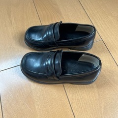 子供用ローファーの画像