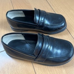 子供用ローファーの画像