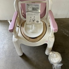 ポータブルトイレ　ちびくまくん