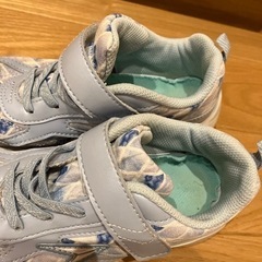 瞬足　19cm スニーカーの画像