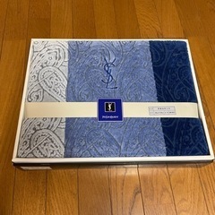 　(取引決定)新品 イヴ・サンローラン タオルケット