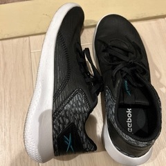 Reebok靴 スニーカーの画像