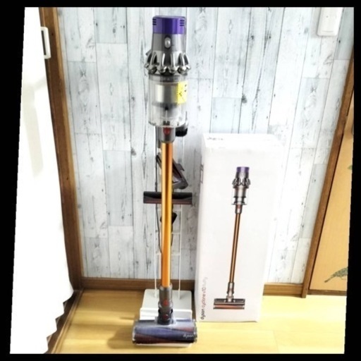 ダイソン コードレス サイクロン式 クリーナー  Dyson Cyclone V10 Fluffy  SV12 中古 一式セット