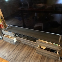 テレビ とテレビ台の画像