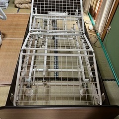 電動昇降機能付き　パラマウントベッドの画像