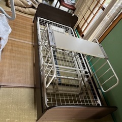 電動昇降機能付き　パラマウントベッドの画像