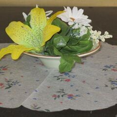３種類の花器・花瓶・花用器・フラワーアレンジメント用器の画像