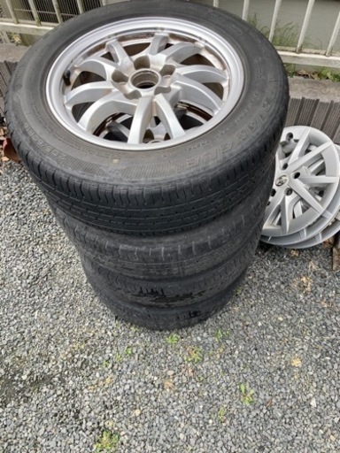 決まりました！ プリウス アルファ ホイール付きタイヤ 純正ナット