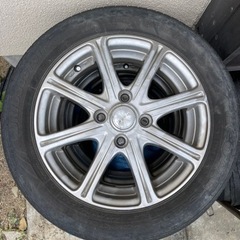車のパーツ タイヤ、ホイール