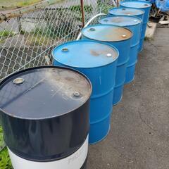 空、オイルドラム缶　DIYに。(一本の値段)残り3本。の画像