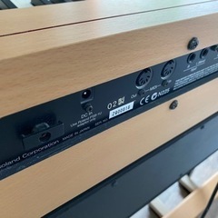 お買い得！Roland  F-100 電子ピアノの画像
