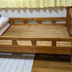 木製2段ベッドの画像