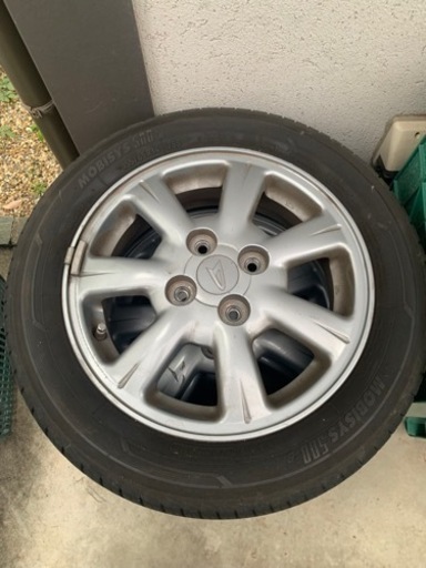 車のパーツ タイヤ、ホイール