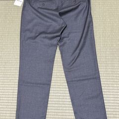 値下げ！INDIVI　サイズ40/L　ストレートパンツ　未使用ですの画像