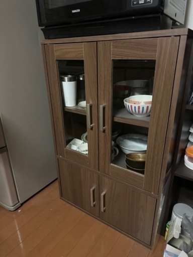 キッチン　キャビネット　収納
