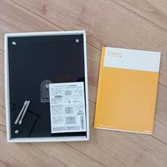 アクリル版の写真立ての画像