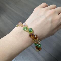 ビーズのブレスレット 服/ファッション アクセサリー