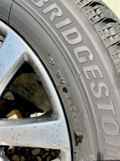 スタッドレスタイヤ　195/60/R16 ブリヂストン