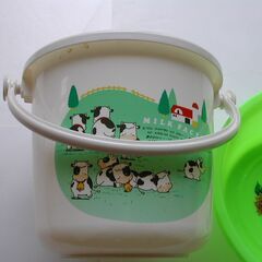 白バケツ１個　赤バケツ１個　洗い桶１個の画像