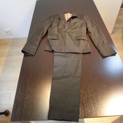 USED（クリ済）SUITS＆SUITSのレディース上下セットＭサイズ