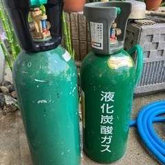 車のパーツ タイヤ、ホイール