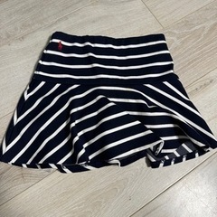 【120サイズ】子供服アウターとスカートの画像