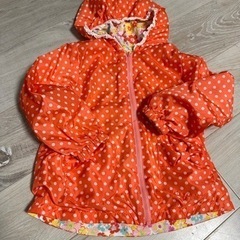 【120サイズ】子供服アウターとスカートの画像
