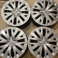 ✨新車外し✨　ヤリス　純正ホイール　ホイールキャップ　4本セット...