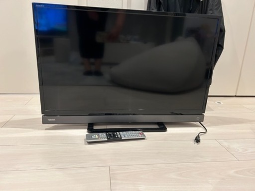 TOSHIBA テレビ　32型