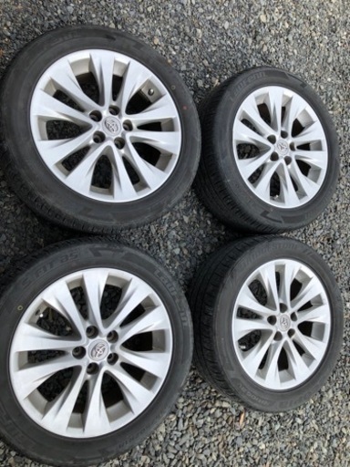 車のパーツ タイヤ、ホイール