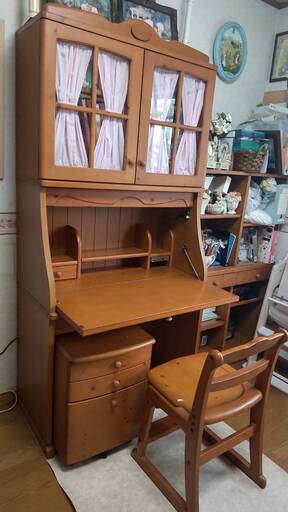 🎀ピーターラビットの学習机勉強机棚 (ゆみと) 三軒茶屋の家具の中古