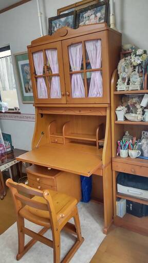 🎀ピーターラビットの学習机勉強机棚 (ゆみと) 三軒茶屋の家具の中古