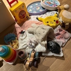 衣類　おもちゃ ぬいぐるみ タオルケット 時計など