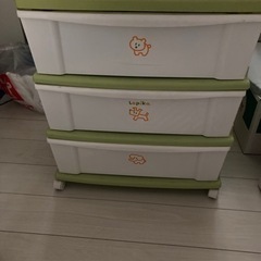 キャスター付き収納ケースの画像