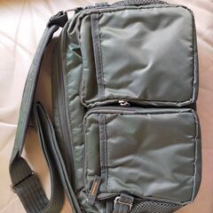 ショルダーバッグ　小型　（未使用）