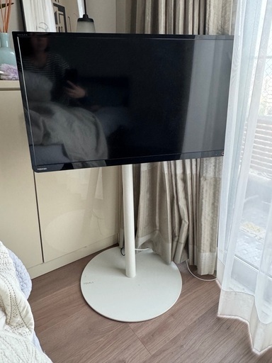 【スタンド付き】32型液晶テレビ