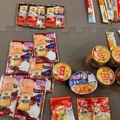 猫の餌の画像