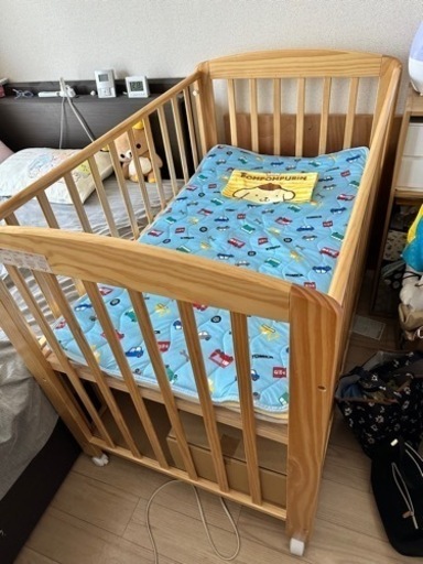 【取引中】ベビーベッド カトージ ハイタイプ 床板すのこ