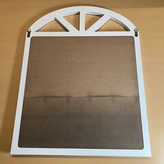 窓形壁掛け黒板オブジェ（ホワイト/ブラック）の画像