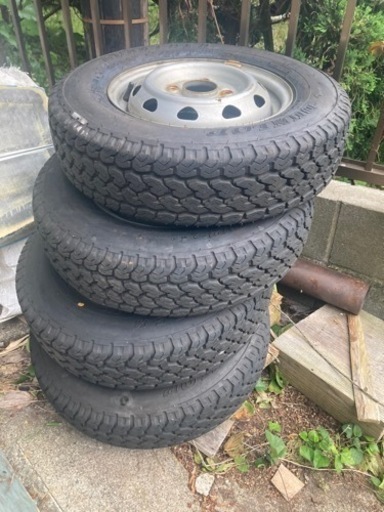 車のパーツ タイヤ、ホイール