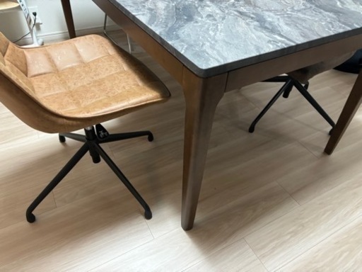 【最終値下げ】美品✨使用期間約1年　ダイニングテーブル