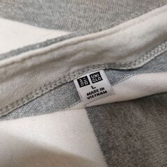 決まりました！Lサイズ UNIQLO長袖Tシャツ(難アリ)の画像