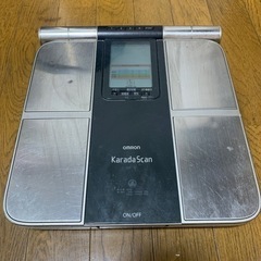 体重計　OMRON Karada Scan