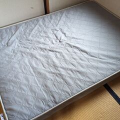 ダブルベット引っ越しのためお譲りします。