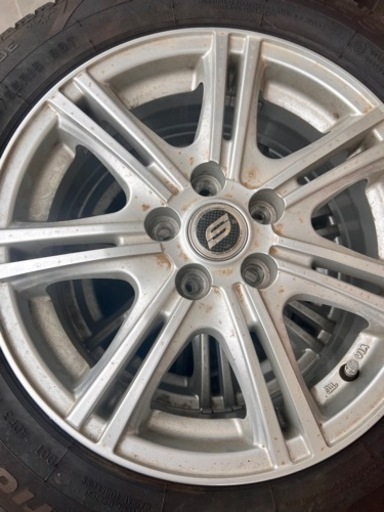 車のパーツ タイヤ、ホイール