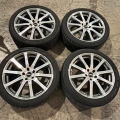 車のパーツ タイヤ、ホイール