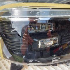 ホンダ　NBOXカスタム　ヘッドライト