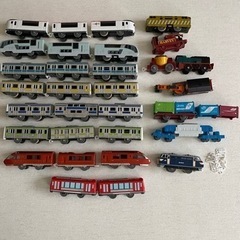 プラレール　線路・メガ駅ビル・車両まとめてお譲りします！の画像