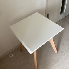 IKEAサイドテーブル　イーニーの画像